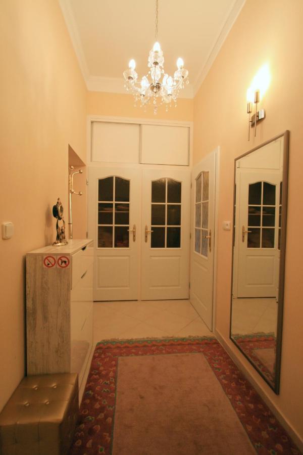 Apartment No. 20 Jaltska 3 *